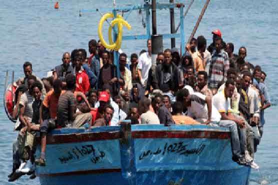 Italy intercepts 400 immigrants