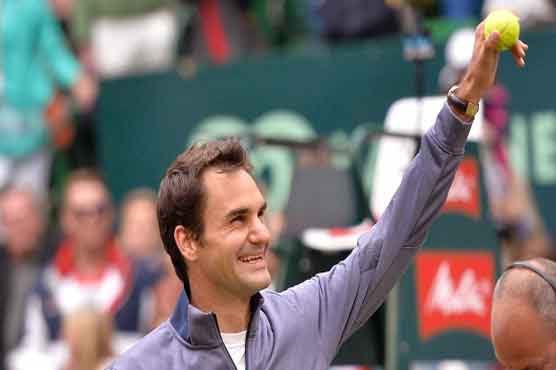 Federer beats Haas to reach final in Halle 