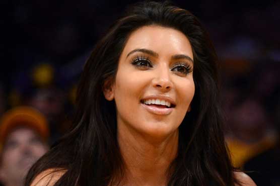 Kim Kardashian gives birth to baby girl 