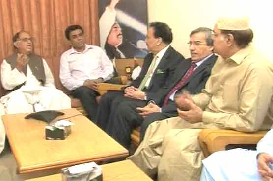 PPP formally invites MQM to join Sindh govt 