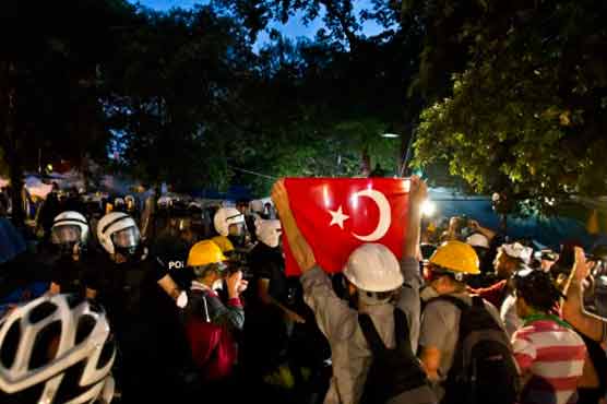 Turkey unrest goes on despite end to park protest