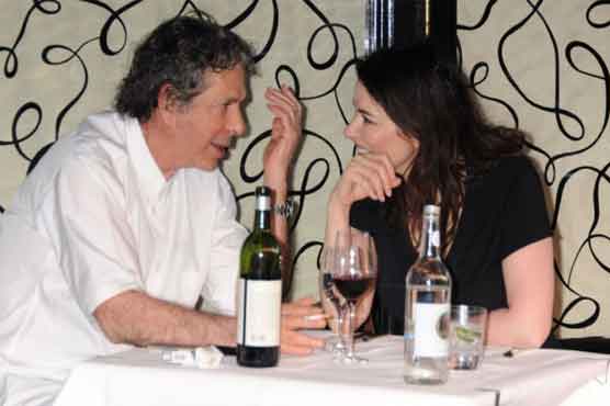 Saatchi admits assault on wife Nigella Lawson