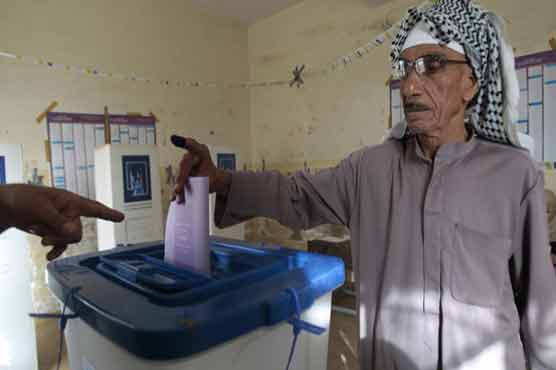Iraqis vote in 2 Sunni-dominated provinces