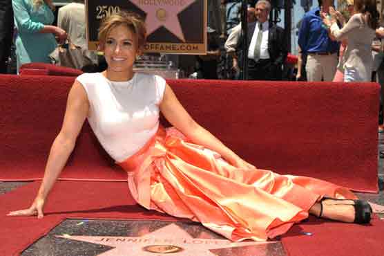 Jennifer Lopez gets 2500th Hollywood star