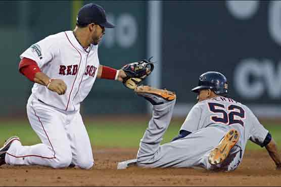 Tigers win it in 9th, beat Red Sox 4-3 