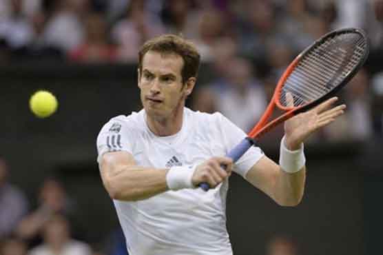 Murray cruises, Stakhovsky crashes at Wembledon