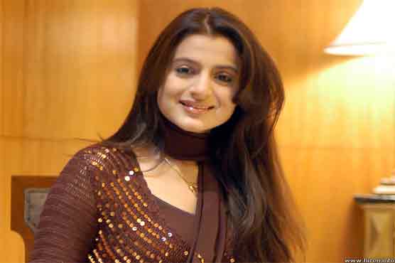 Ameesha Patel gets ready for maiden venture