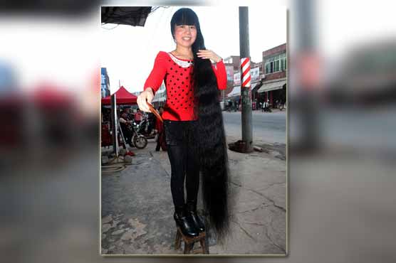 Chinese woman with 6ft+ long hair