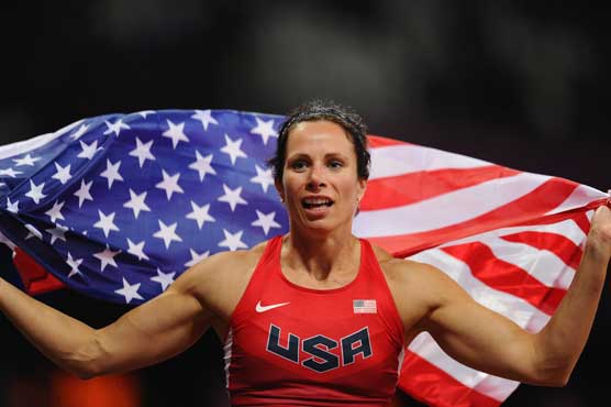 Suhr sets women's indoor pole vault record