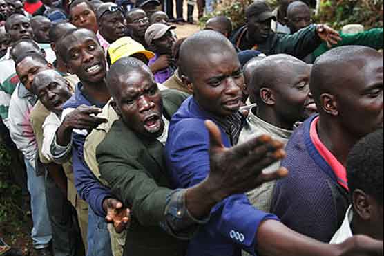 Violent start to Kenya vote: Police die in attack 