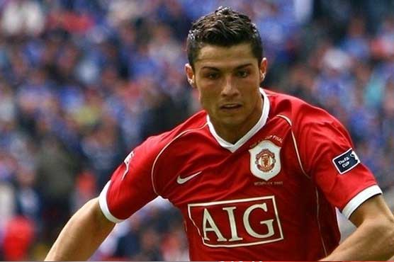 Ronaldo returns to United, Giggs hits 1,000 games