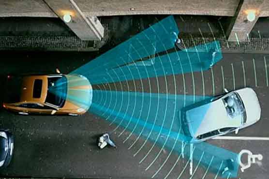  Volvo unveils cyclist alert-and-brake car system