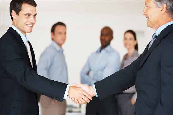 Good looking men can earn 20 percent more 