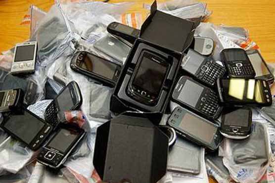 US pair made $4M from stolen phones