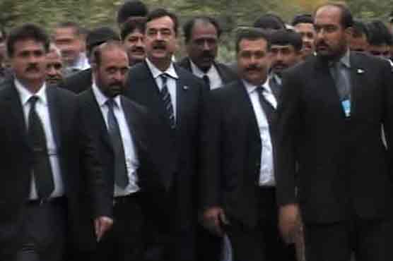 Ex-PM Gilani gets 7 days to re-submit review petition