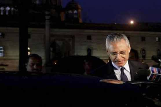 Italy tells citizens to be careful in India after row over marines 