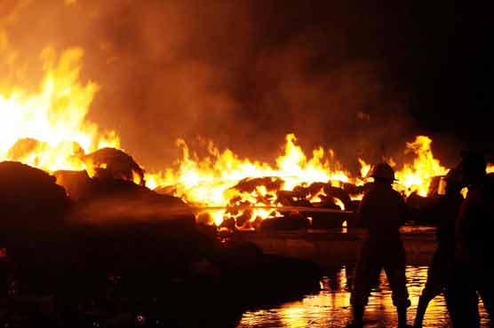 Karachi: Fire destroys cotton godown