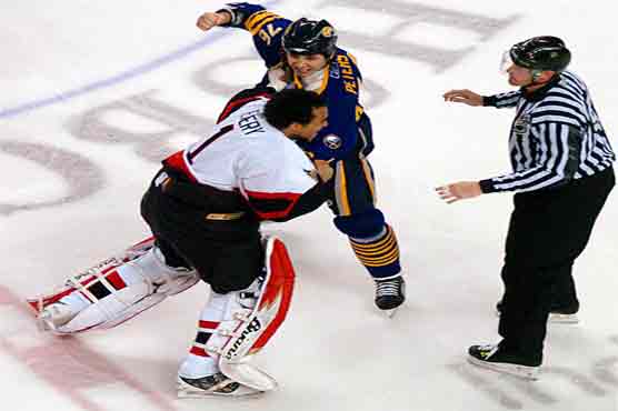 Emery helps Blackhawks to 5-2 win over Avs