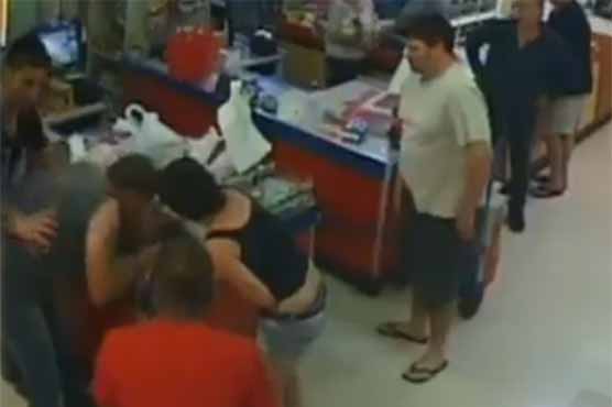 Man saves girl at grocery store