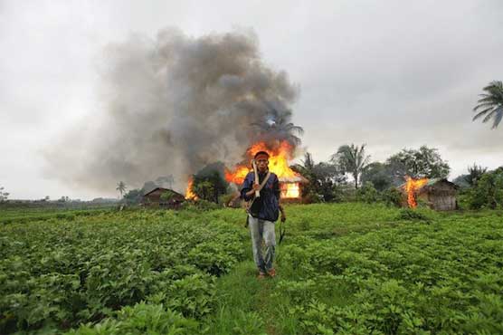 Mosque burned in central Myanmar rioting