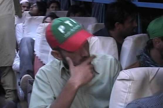 ملتان: تحریک انصاف کاجلسہ، 100 بسوں کا قافلہ لاہور روانہ