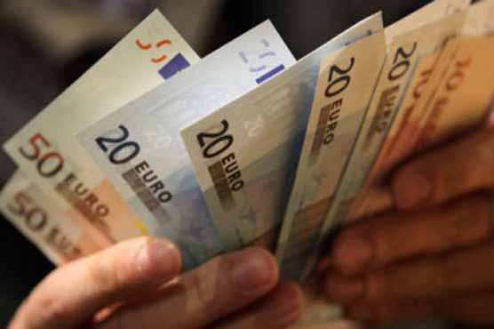 Euro rebounds in Asia