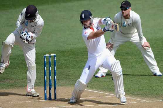 England 158-5 at lunch on day 5 of 3rd test vs. NZ