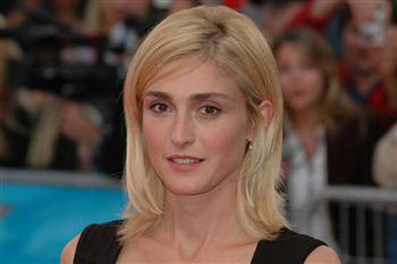 Actress Julie Gayet files complaint over Hollande liaison rumor