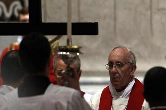 Pope's foot-wash a final straw for traditionalists
