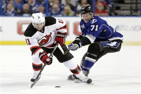 Lightning rally for 5-4 win over Devils 