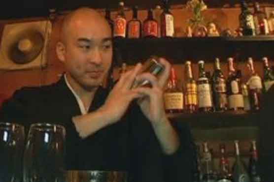 Tokyo bar offers cocktail of booze and Buddhism 