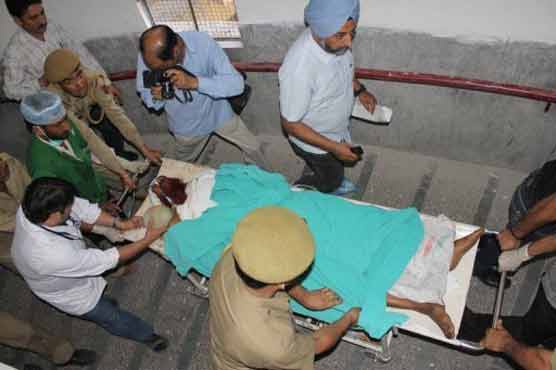 Pakistani officials visit injured prisoner