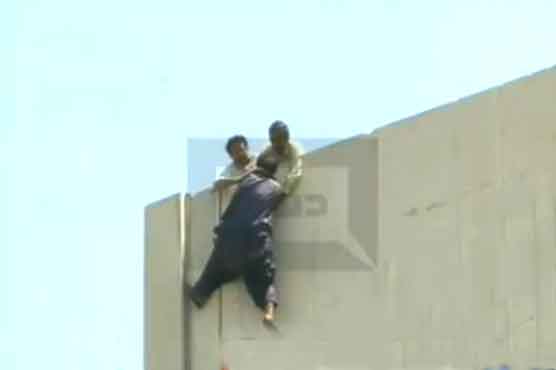 Fire erupts at LDA plaza in Lahore, dozens trapped