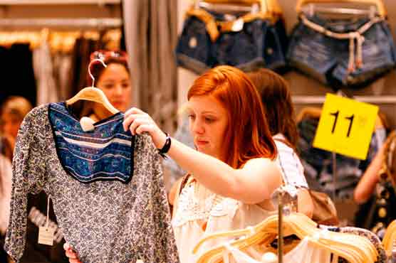 Retailers report modest gains for April