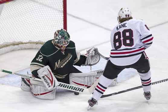 Blackhawks, Senators move into 2nd playoff round 