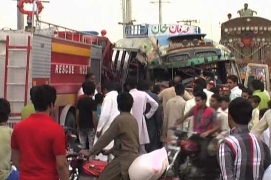 منڈی بہاؤالدین: فائربریگیڈ اور مسافر بس میں تصادم، 18 افراد زخمی
