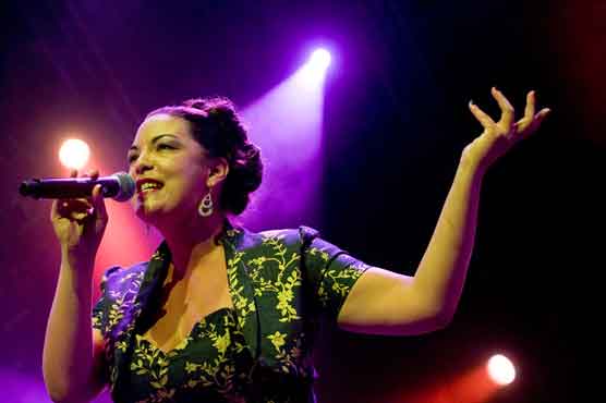 Caro Emerald scores first UK number one album