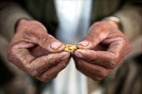 Afghan village gold mine lures modern-day prospects