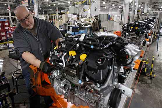 US factory output fell by 0.4 percent in April 