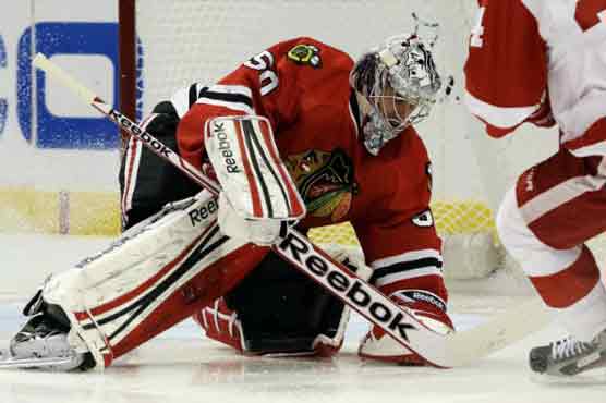 Blackhawks beat Red Wings 4-1 in series opener 