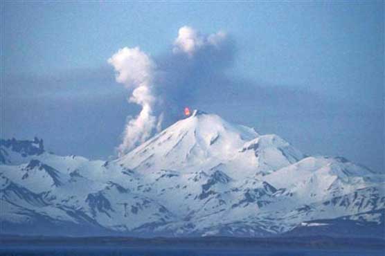 Alaska volcano continues to erupt, with lava, ash