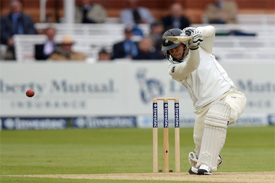 Anderson bowls England back into first Test