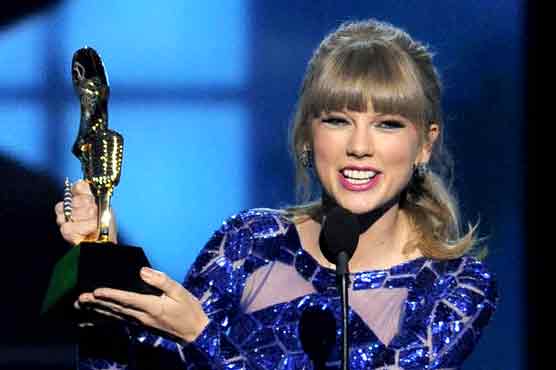 Taylor Swift wins 8 trophies at Billboard Awards 