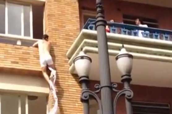 Man abseils down building to escape lover's husband