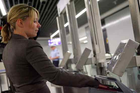 EU sets end-2013 deadline for automatic bank data sharing