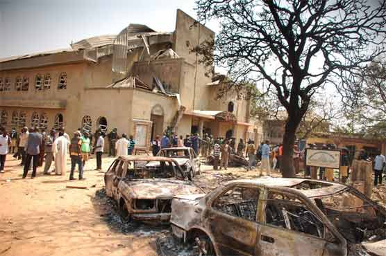 26 killed in twin car bombs in Niger 