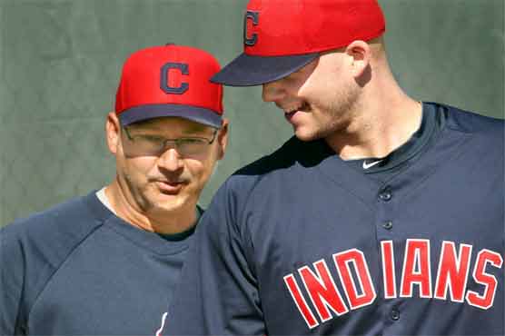 Indians cruise past Red Sox on Francona's return 