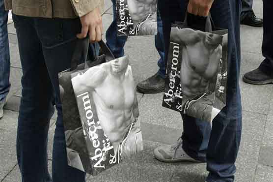 Street crime threatens Paris fashion tourism