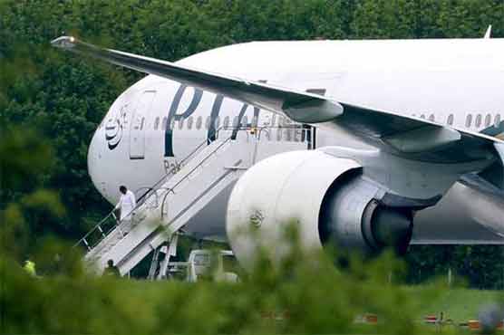 Men threatening to blow up plane remanded in custody 