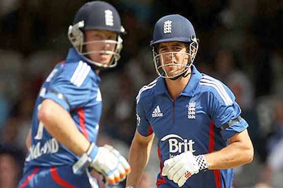 England's Bell and Trott score tons in Perth